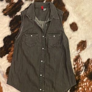 Size 6 sleeveless jean western shirt